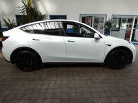 USED 2022 72 TESLA MODEL Y (Dual Motor) Long Range SUV 5dr Electric Auto 4WDE (384 bhp) SAT NAV LEATHER HEATED SEATS PARKING CAMERA CRUISE CONTROL GENUINE LOW MILEAGE 1 OWNER WARRANTY