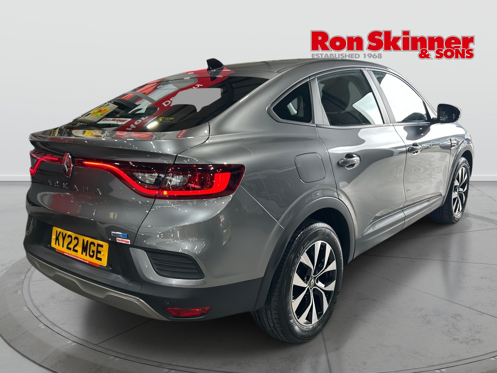 USED 2022 22 RENAULT ARKANA 1.6 E-TECH Iconic SUV 5dr Petrol Hybrid Auto 2WD Euro 6 (s/s) (145 bhp) 