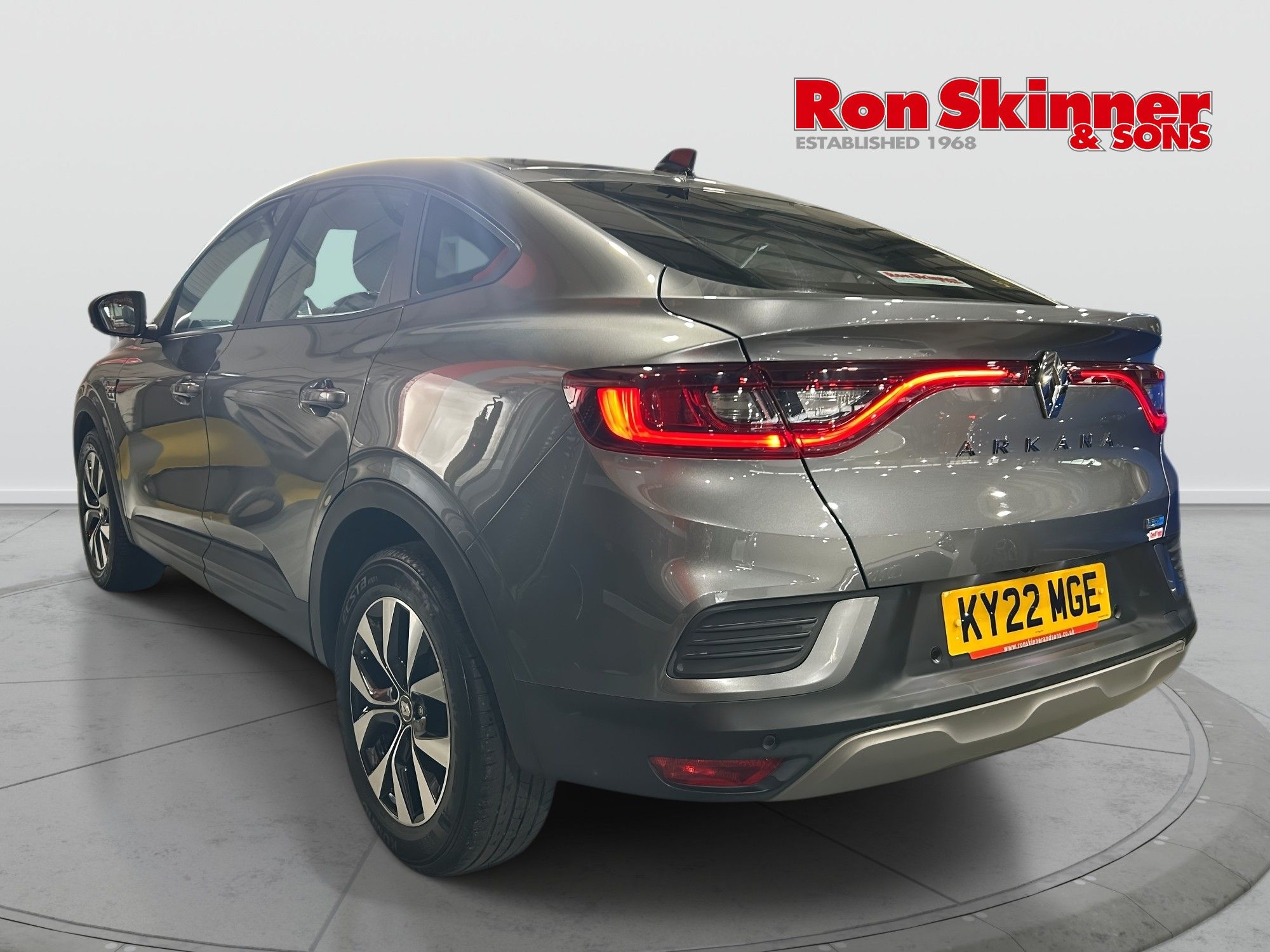 USED 2022 22 RENAULT ARKANA 1.6 E-TECH Iconic SUV 5dr Petrol Hybrid Auto 2WD Euro 6 (s/s) (145 bhp) 