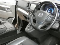 USED 2022 72 VAUXHALL Vivaro Life Electric 50kWh Elite MPV 5dr Electric Auto LWB (8 Seat, 7.4kW Charger) (136 ps) 8 SEATS SAT NAV LEATHER HEATED SEATS PARKING CAMERA CRUISE CONTROL PARKING SENSORS 1 OWNER SERVICE HISTORY WARRANTY