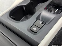 USED 2020 20 VOLVO XC40 2.0 D3 Momentum SUV 5dr Diesel Auto Euro 6 (s/s) (150 ps) 1 Previous Owner / Sat Nav / Bluetooth / DAB Radio / Cruise Control / Isofix / Xenon Lights / Parking Sensors