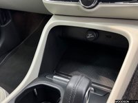 USED 2020 20 VOLVO XC40 2.0 D3 Momentum SUV 5dr Diesel Auto Euro 6 (s/s) (150 ps) 1 Previous Owner / Sat Nav / Bluetooth / DAB Radio / Cruise Control / Isofix / Xenon Lights / Parking Sensors