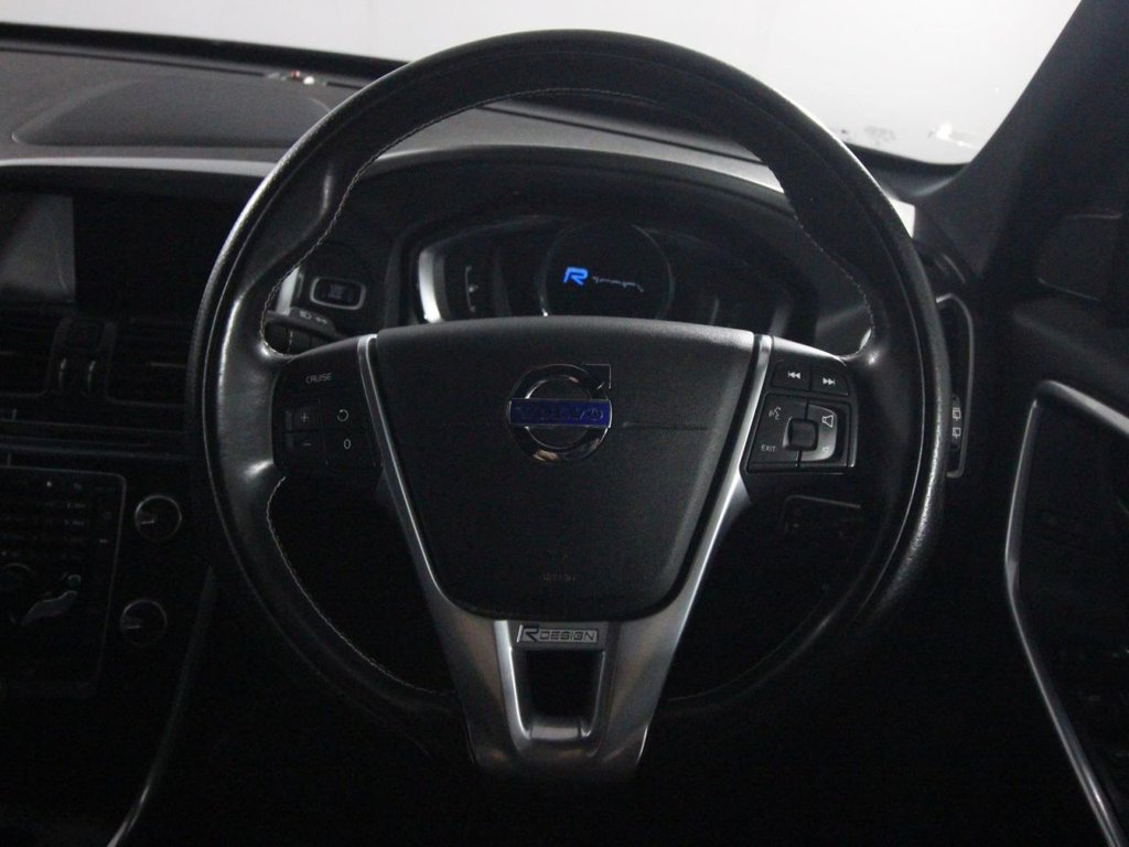USED 2015 15 VOLVO XC60 2.0 D4 R-Design Nav SUV 5dr Diesel Auto Euro 6 (s/s) (190 ps) 