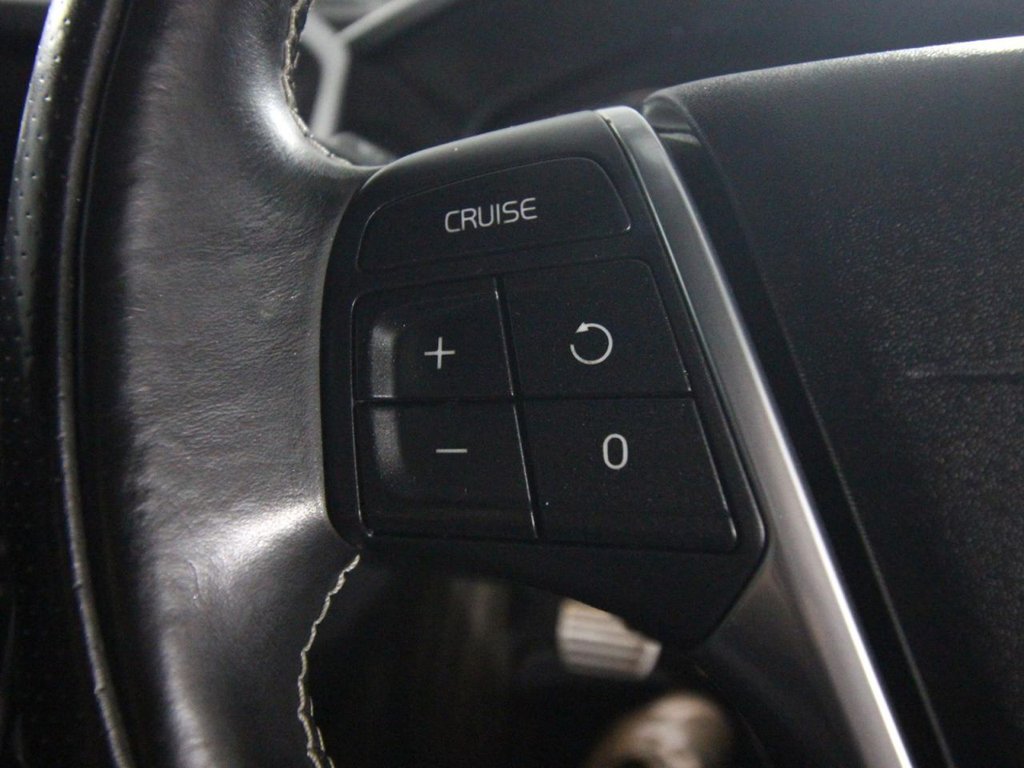 USED 2015 15 VOLVO XC60 2.0 D4 R-Design Nav SUV 5dr Diesel Auto Euro 6 (s/s) (190 ps) 
