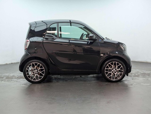 USED 2020 70 SMART FORTWO EQ fortwo Prime Exclusive 3dr CLICK+COLLECT / HOME DELIVERY