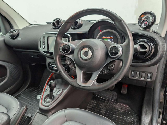 USED 2020 70 SMART FORTWO EQ fortwo Prime Exclusive 3dr CLICK+COLLECT / HOME DELIVERY
