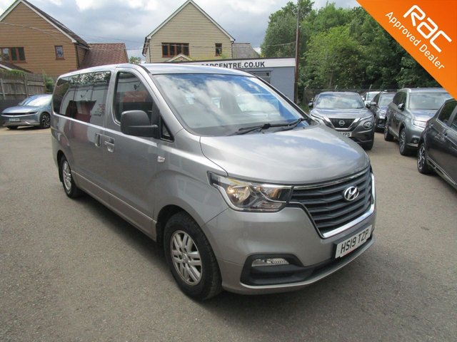 View our HYUNDAI i800