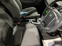 USED 2011 61 LAND ROVER FREELANDER 2 2.2 TD4 S SUV 5dr Diesel CommandShift 4WD Euro 5 (150 ps) 