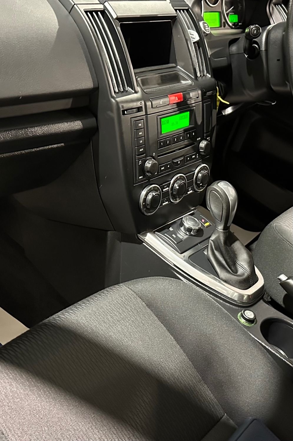 USED 2011 61 LAND ROVER FREELANDER 2 2.2 TD4 S SUV 5dr Diesel CommandShift 4WD Euro 5 (150 ps) 