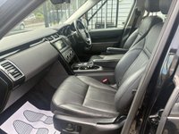 USED 2018 68 LAND ROVER DISCOVERY 3.0 SD V6 SE SUV 5dr Diesel Auto 4WD Euro 6 (s/s) (306 ps) 7 SEATER. AUTOMATIC. STUNNING. SAT NAV. 19 INCH ALLOYS. FULL LEATHER.