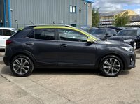 USED 2018 18 KIA STONIC 1.6 CRDi First Edition SUV 5dr Diesel Manual Euro 6 (s/s) (108 bhp) - APPLE CAR PLAY - SAT NAV - PART LEATHER - HEATED SEATS & STEERING - REVERSE CAMERA - P/SENSORS - CRUISE