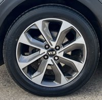 USED 2018 18 KIA STONIC 1.6 CRDi First Edition SUV 5dr Diesel Manual Euro 6 (s/s) (108 bhp) - APPLE CAR PLAY - SAT NAV - PART LEATHER - HEATED SEATS & STEERING - REVERSE CAMERA - P/SENSORS - CRUISE