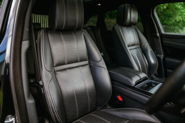 View our LAND ROVER RANGE ROVER VELAR