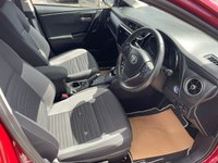 USED 2019 19 TOYOTA AURIS 1.8 VVT-h Icon Tech Hatchback 5dr Petrol Hybrid CVT Euro 6 (s/s) (136 ps) 