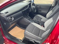USED 2019 19 TOYOTA AURIS 1.8 VVT-h Icon Tech Hatchback 5dr Petrol Hybrid CVT Euro 6 (s/s) (136 ps) 