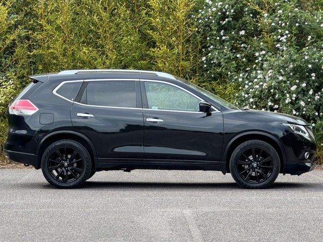 View our NISSAN X-TRAIL