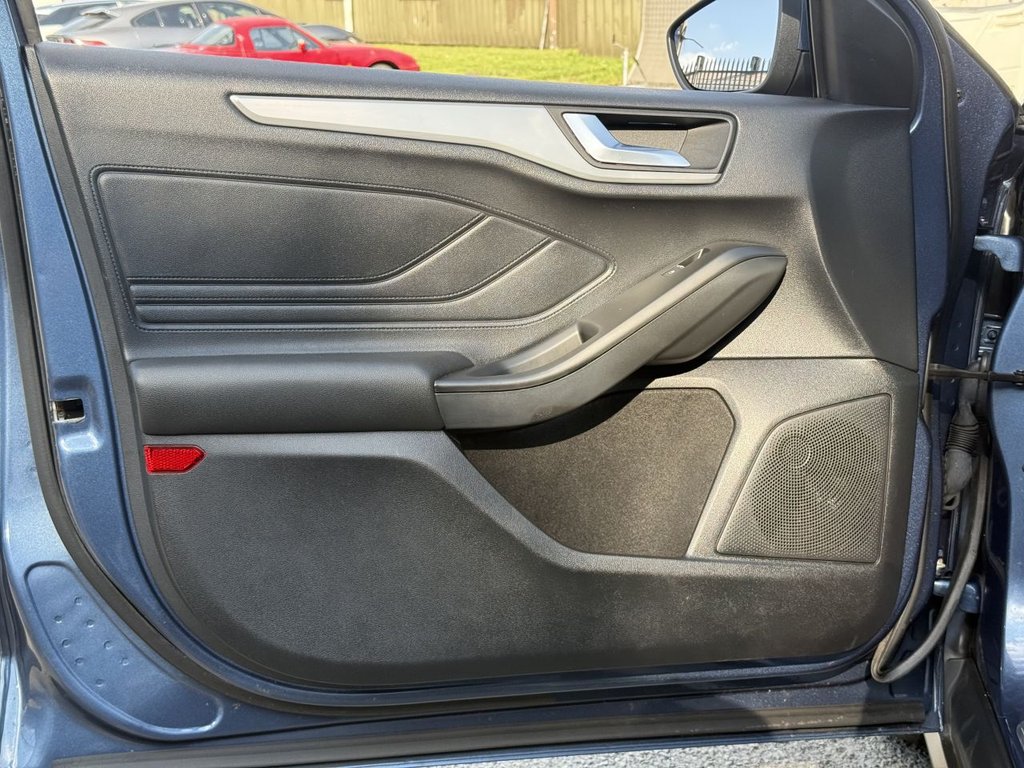 USED 2019 19 FORD FOCUS 1.0T EcoBoost Titanium Hatchback 5dr Petrol Manual Euro 6 (s/s) (125 ps) Parking Sensors, Apple CarPlay