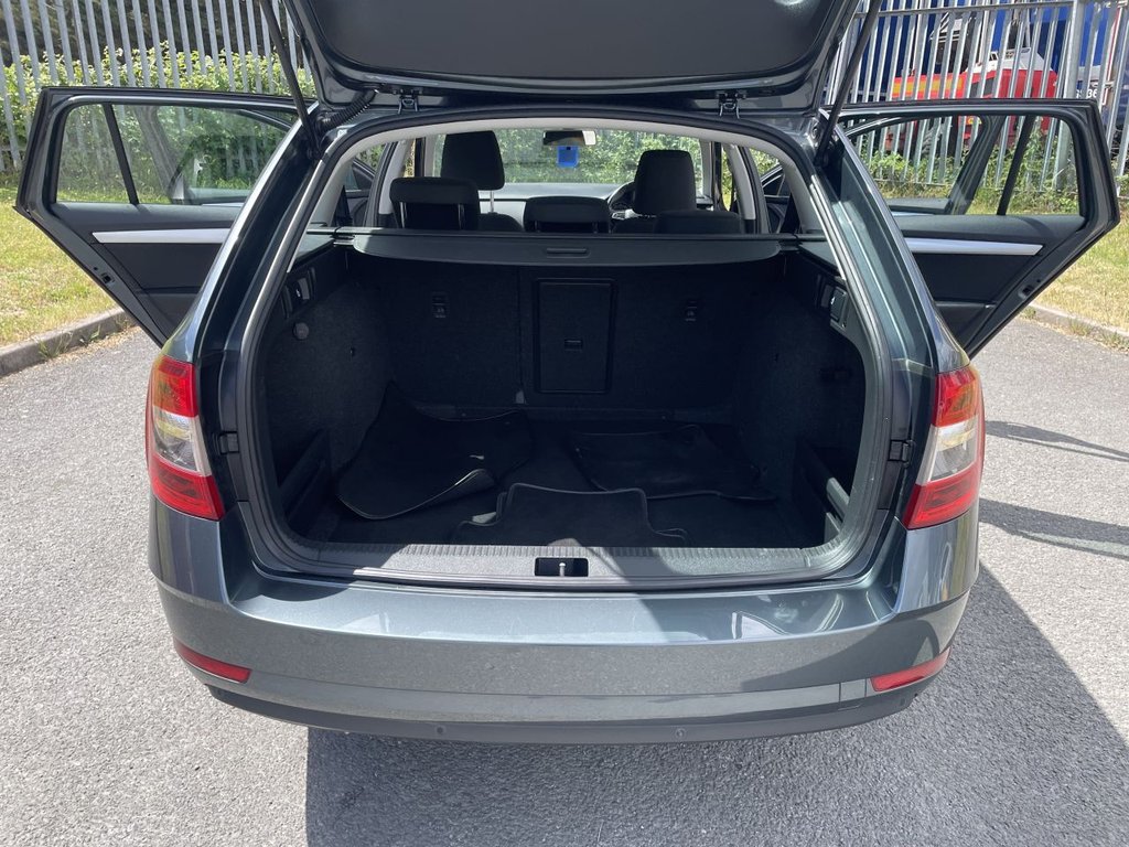 USED 2020 20 SKODA OCTAVIA 1.0 TSI SE Drive Estate 5dr Petrol Manual Euro 6 (s/s) (115 ps) Sat Nav, Parking Sensors