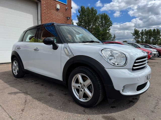 View our MINI Countryman 1.6 Cooper SUV 5dr Petrol Manual Euro 6 (s/s) (122 ps)
