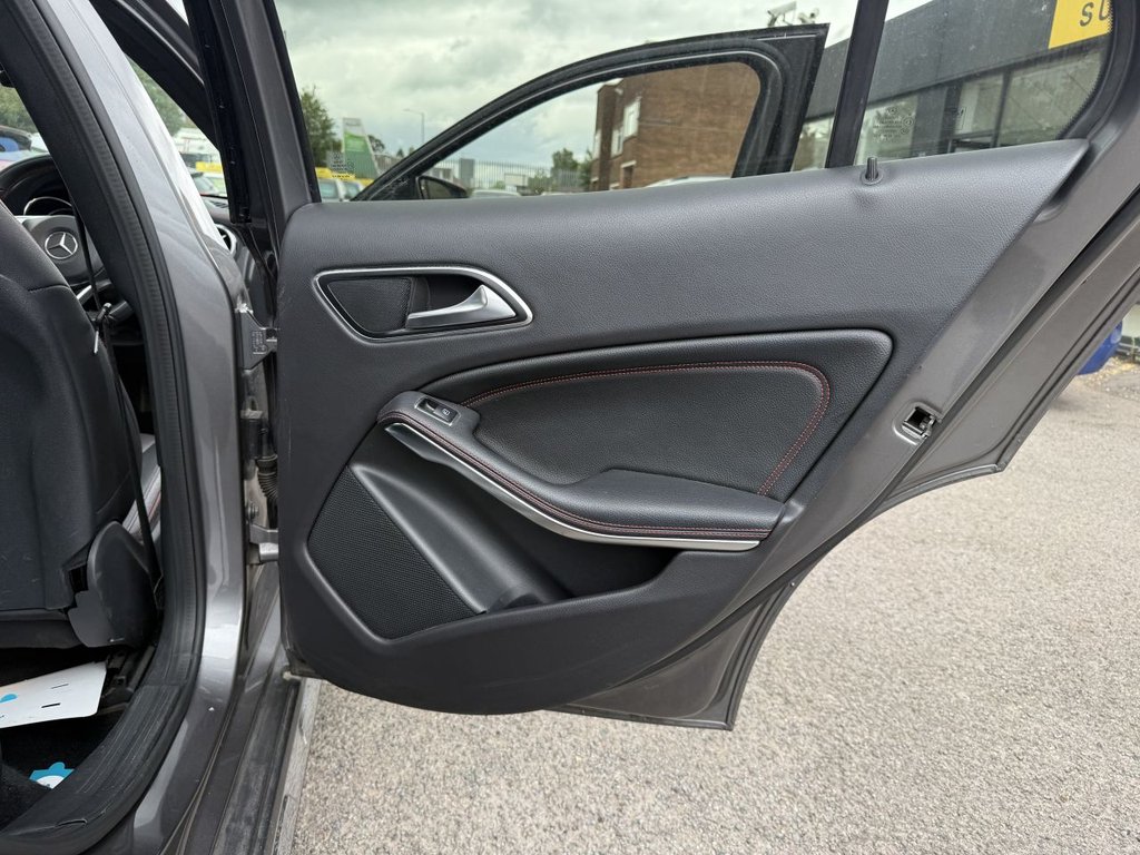 USED 2018 18 MERCEDES-BENZ GLA 2.1 GLA220d AMG Line (Premium Plus) SUV 5dr Diesel 7G-DCT 4MATIC Euro 6 (s/s) (177 ps) Pan Roof, Heated Seats