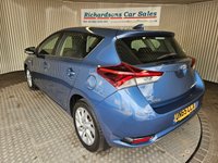 USED 2015 65 TOYOTA AURIS 1.8 VVT-h Business Edition Hatchback 5dr Petrol Hybrid CVT Euro 6 (s/s) (Safety Sense) (136 ps) 