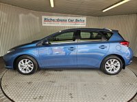 USED 2015 65 TOYOTA AURIS 1.8 VVT-h Business Edition Hatchback 5dr Petrol Hybrid CVT Euro 6 (s/s) (Safety Sense) (136 ps) 