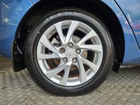USED 2015 65 TOYOTA AURIS 1.8 VVT-h Business Edition Hatchback 5dr Petrol Hybrid CVT Euro 6 (s/s) (Safety Sense) (136 ps) 