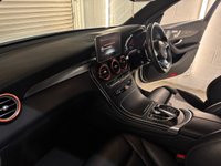 USED 2019 68 MERCEDES-BENZ GLC 3.0 GLC350d V6 AMG Line (Premium Plus) Coupe 5dr Diesel G-Tronic+ 4MATIC Euro 6 (s/s) (258 ps) PANORAMIC ROOF+REV CAMERA