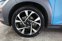 USED 2022 72 HYUNDAI KONA 1.0 T-GDi MHEV Premium Euro 6 (s/s) 5dr Reverse Camera, Heated Seats,