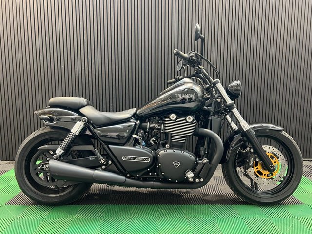 View our TRIUMPH THUNDERBIRD 1700