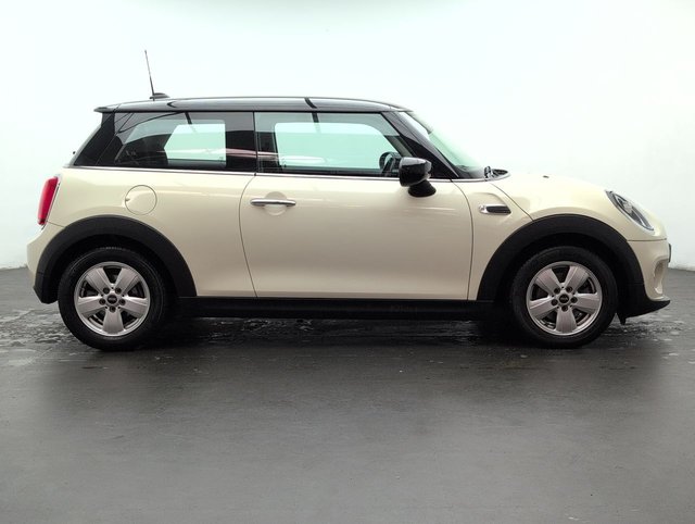 USED 2020 70 MINI HATCH 1.5 Cooper Classic 3dr CLICK+COLLECT / HOME DELIVERY