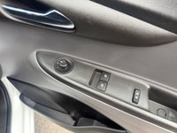 USED 2015 65 VAUXHALL VIVA 1.0i SL Hatchback 5dr Petrol Manual Euro 6 (75 ps) Only 22,000 miles11 service stamps
