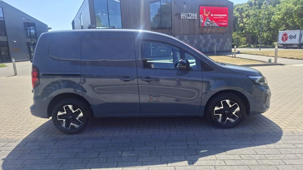 USED 2024 73 NISSAN TOWNSTAR 1.3 TCe TEKNA PLUS EU6 PETROL S/S L1 130ps *TWIN SLD*AIRCON*ALLOYS*SENSORS*360 VIEW CAMERA*KEYLESS ENTRY* PETROL-FULLY LOADED-20K MILES