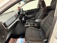 USED 2018 18 KIA SPORTAGE 1.6 GDi 1 SUV 5dr Petrol Manual Euro 6 (s/s) (130 bhp) BLUETOOTH & DAB RADIO