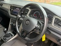 USED 2020 20 VOLKSWAGEN T-ROC 1.0 TSI GPF SE SUV 5dr Petrol Manual Euro 6 (s/s) (115 ps) 2 OWNERS, FULL SERVICE HISTORY, 1YR MOT, ALLOYS, CLIMATE, BLUETOOTH, CRUISE, PARKING SENSORS, RADIO CD, E/WINDOWS, R/LOCKING, FREE WARRANTY, FINANCE AVAILABLE, HPI CLEAR, PART EXCHANGE WELCOME,