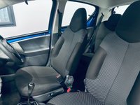 USED 2011 11 TOYOTA AYGO 1.0 VVT-i Blue Hatchback 5dr Petrol Manual Euro 5 (67 ps) 