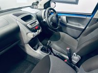 USED 2011 11 TOYOTA AYGO 1.0 VVT-i Blue Hatchback 5dr Petrol Manual Euro 5 (67 ps) 