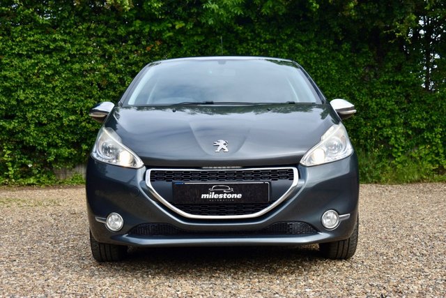 View our PEUGEOT 208