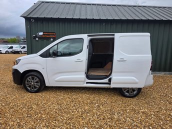 View our PEUGEOT PARTNER