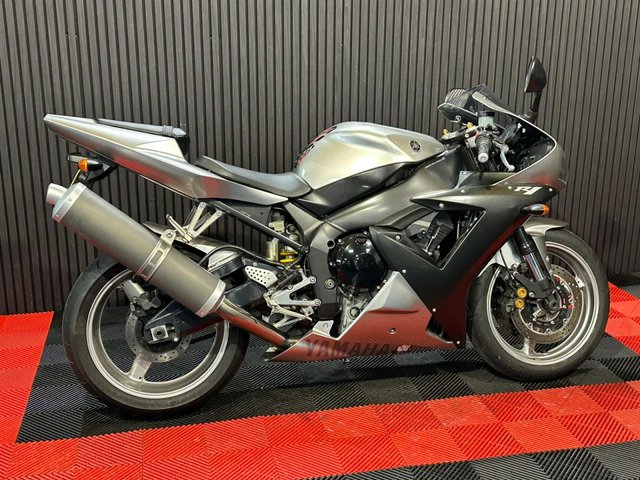 View our YAMAHA R1