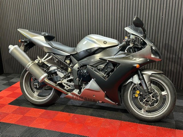 View our YAMAHA R1