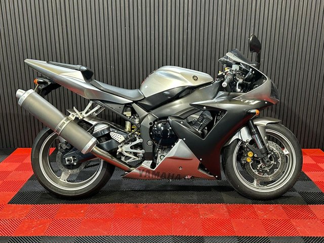 View our YAMAHA R1