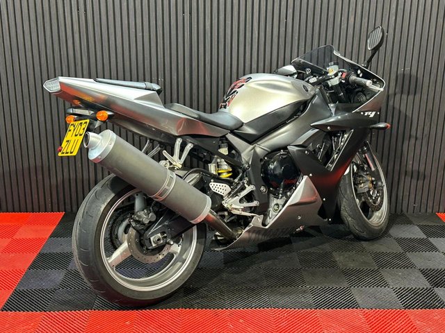View our YAMAHA R1