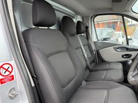 USED 2015 15 RENAULT TRAFIC 1.6 dCi 27 Business+ Panel Van 5dr Diesel Manual SWB Standard Roof Euro 5 (115 ps) **NO VAT, NO VAT**