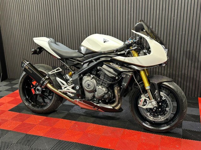 View our TRIUMPH SPEED TRIPLE 1200