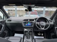USED 2023 23 VOLKSWAGEN TIGUAN R-LINE 1.5 TSI 150PS 7 SPEED DSG AUTOMATIC  PANORAMIC GLASS SUNROOF * FULL LEATHER * REVERSE CAMERA * ELECTRIC SEATS *