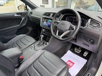 USED 2023 23 VOLKSWAGEN TIGUAN R-LINE 1.5 TSI 150PS 7 SPEED DSG AUTOMATIC  PANORAMIC GLASS SUNROOF * FULL LEATHER * REVERSE CAMERA * ELECTRIC SEATS *