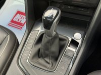 USED 2023 23 VOLKSWAGEN TIGUAN R-LINE 1.5 TSI 150PS 7 SPEED DSG AUTOMATIC  PANORAMIC GLASS SUNROOF * FULL LEATHER * REVERSE CAMERA * ELECTRIC SEATS *