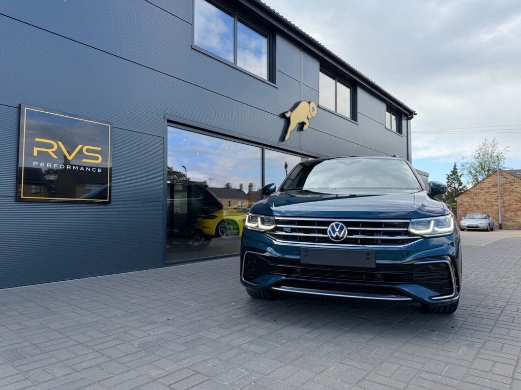 USED 2021 71 VOLKSWAGEN TIGUAN 2.0 TDI R-Line SUV 5dr Diesel DSG 4Motion Euro 6 (s/s) (200 ps) HUGE SPEC!!