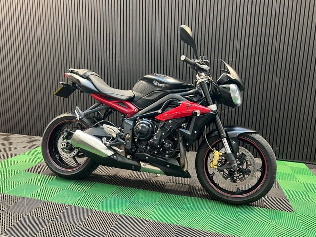 View our TRIUMPH STREET TRIPLE 675